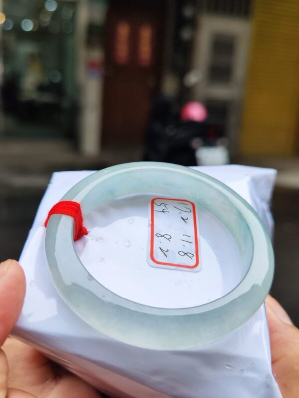 天然緬甸玉A貨｜頂級自帶光・玻璃種飄花正圈手鐲
