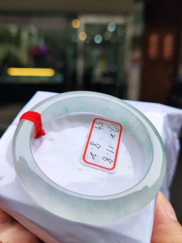 天然緬甸玉A貨｜頂級自帶光・玻璃種飄花正圈手鐲