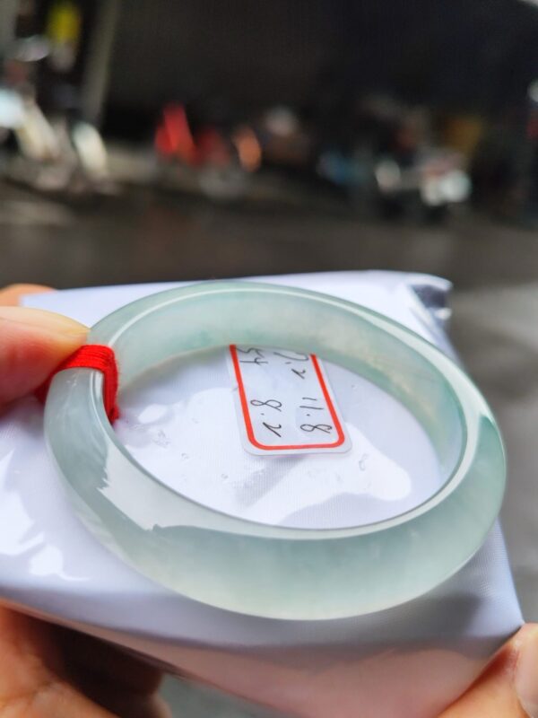 天然緬甸玉A貨｜頂級自帶光・玻璃種飄花正圈手鐲