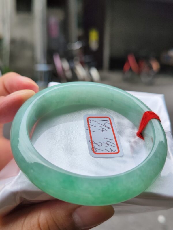天然緬甸玉A貨 ‧ 老坑滿綠正圈厚庄手鐲
