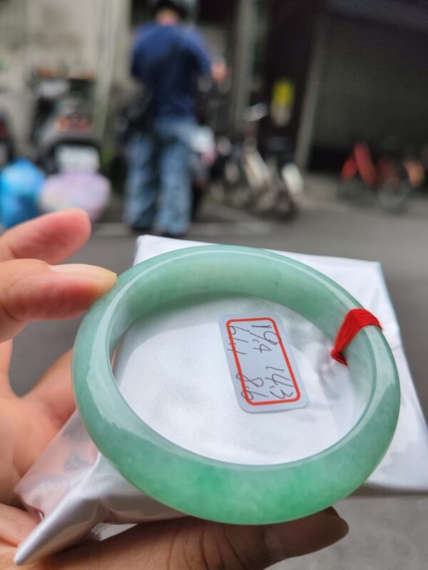 天然緬甸玉A貨 ‧ 老坑滿綠正圈厚庄手鐲