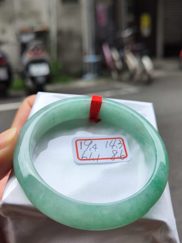 天然緬甸玉A貨 ‧ 老坑滿綠正圈厚庄手鐲