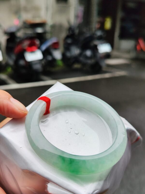 天然緬甸玉 A 貨｜冰種飄陽綠正圈厚庄手鐲