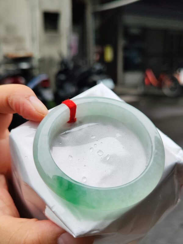 天然緬甸玉 A 貨｜冰種飄陽綠正圈厚庄手鐲