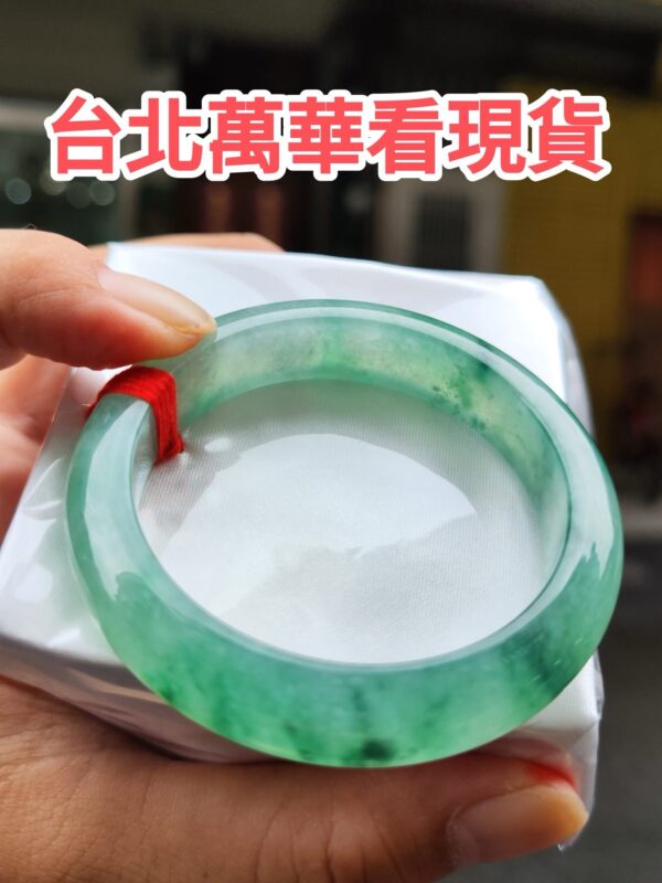 天然緬甸玉 A 貨｜冰種飄陽綠正圈厚庄手鐲