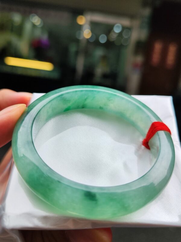 天然緬甸玉 A 貨｜冰種飄陽綠正圈厚庄手鐲