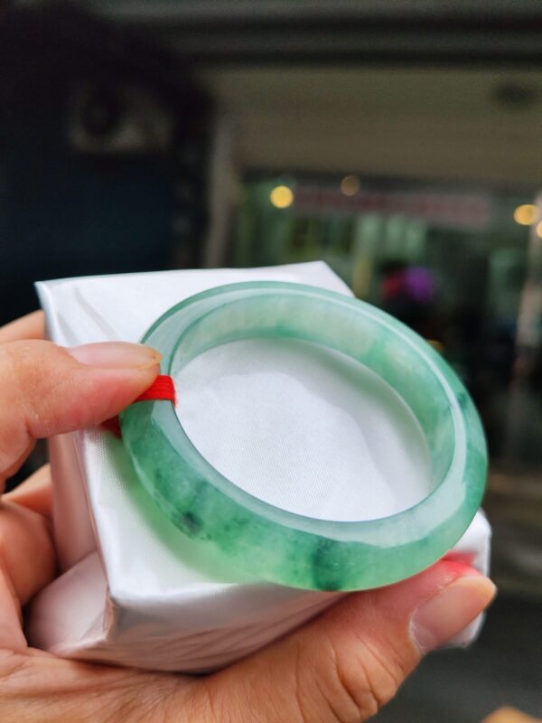 天然緬甸玉 A 貨｜冰種飄陽綠正圈厚庄手鐲
