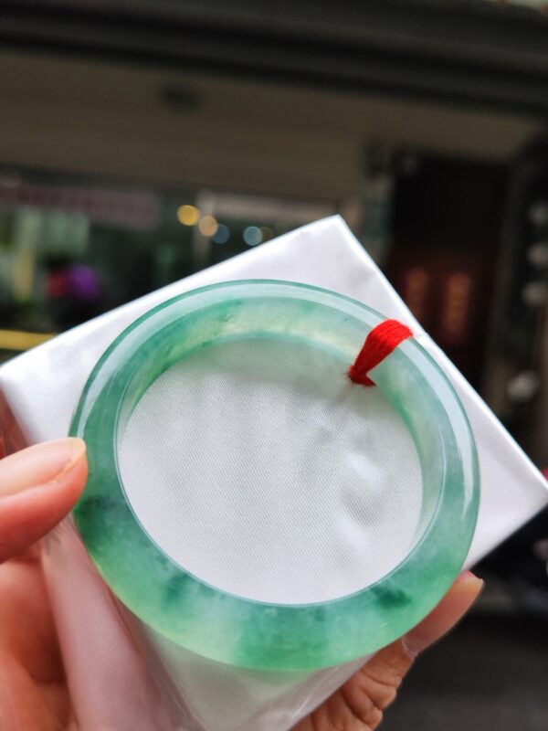 天然緬甸玉 A 貨｜冰種飄陽綠正圈厚庄手鐲