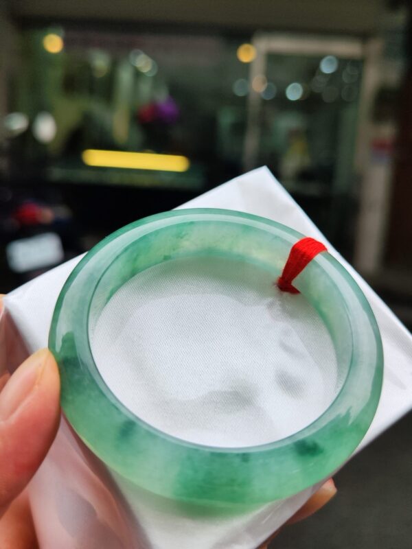 天然緬甸玉 A 貨｜冰種飄陽綠正圈厚庄手鐲