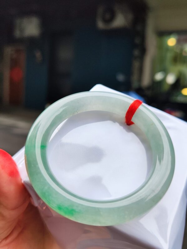 天然緬甸玉 A 貨｜頂級放光玻璃種 圓骨胖胖鐲（正圈厚庄）