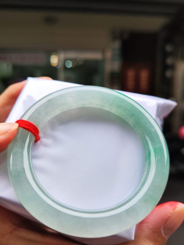 天然緬甸玉 A 貨｜頂級放光玻璃種 圓骨胖胖鐲（正圈厚庄）