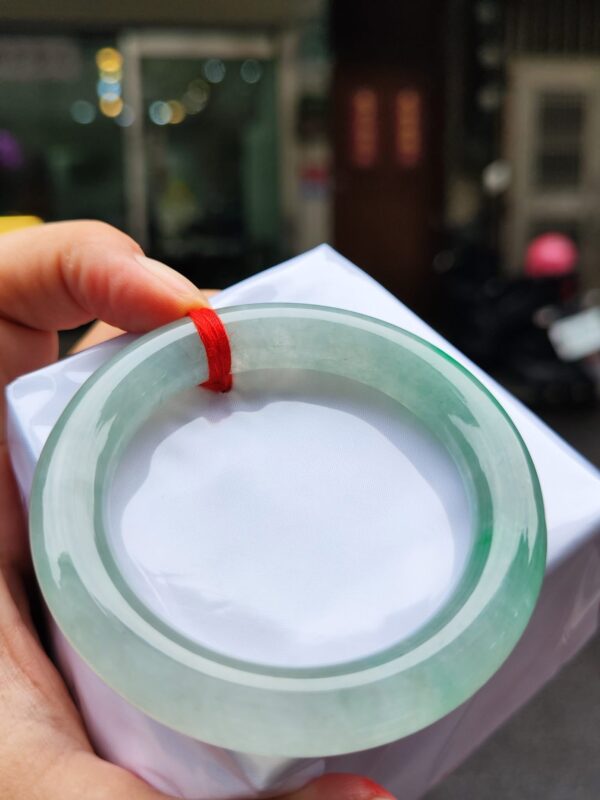 天然緬甸玉 A 貨｜頂級放光玻璃種 圓骨胖胖鐲（正圈厚庄）