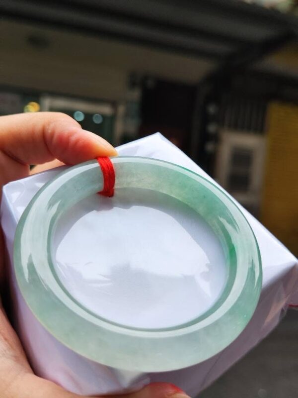天然緬甸玉 A 貨｜頂級放光玻璃種 圓骨胖胖鐲（正圈厚庄）