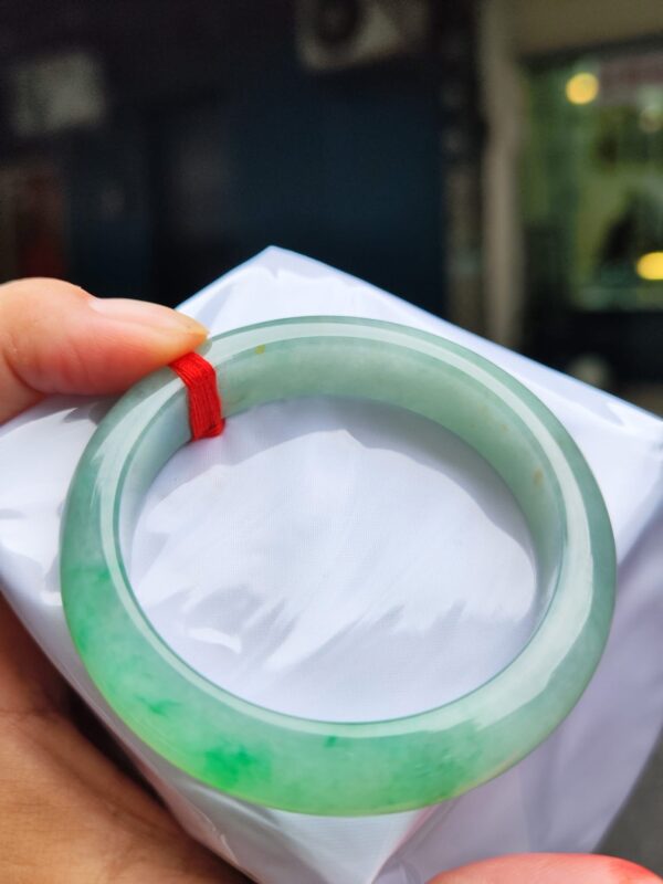 天然緬甸玉A貨 飄陽綠正圈厚庄手鐲