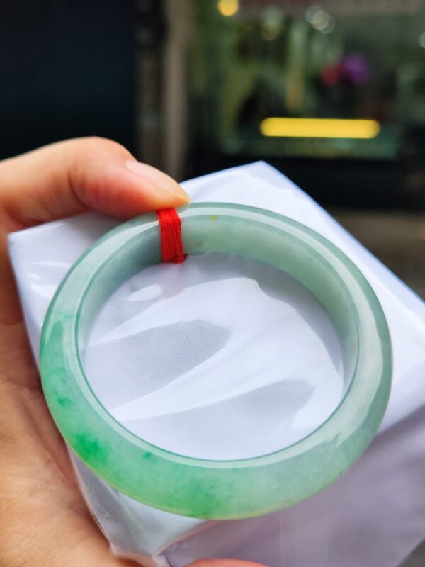 天然緬甸玉A貨 飄陽綠正圈厚庄手鐲