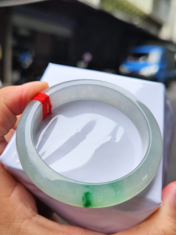 天然緬甸玉A貨【冰種】飄陽綠正圈厚庄手鐲