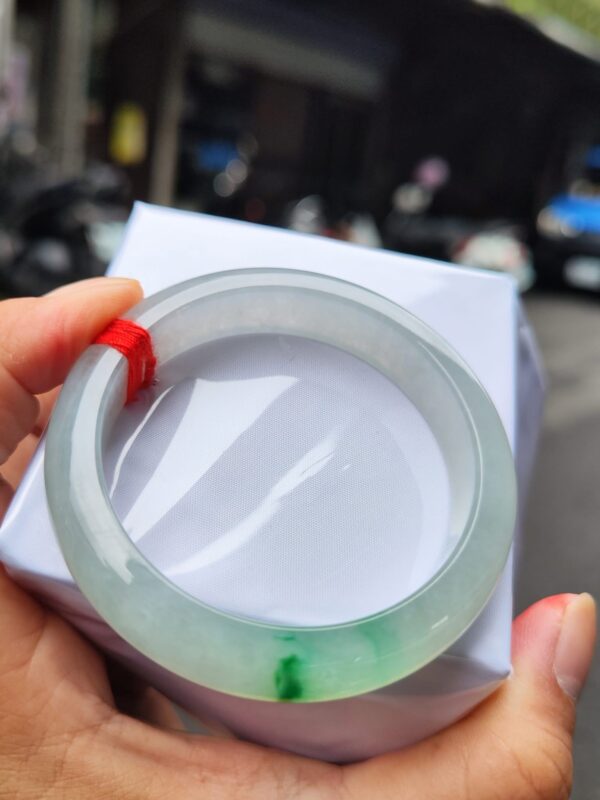 天然緬甸玉A貨【冰種】飄陽綠正圈厚庄手鐲