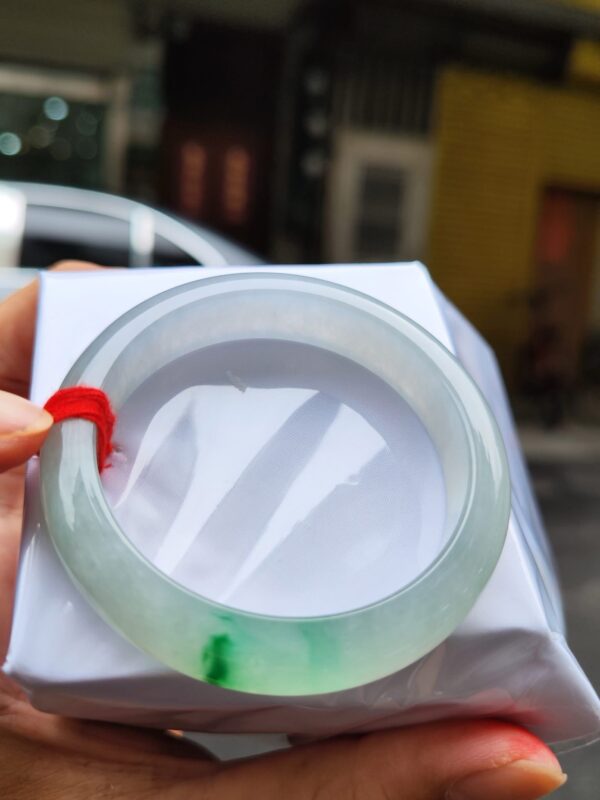 天然緬甸玉A貨【冰種】飄陽綠正圈厚庄手鐲