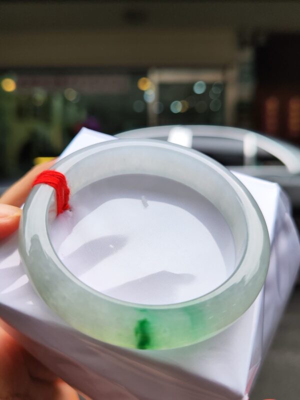 天然緬甸玉A貨【冰種】飄陽綠正圈厚庄手鐲