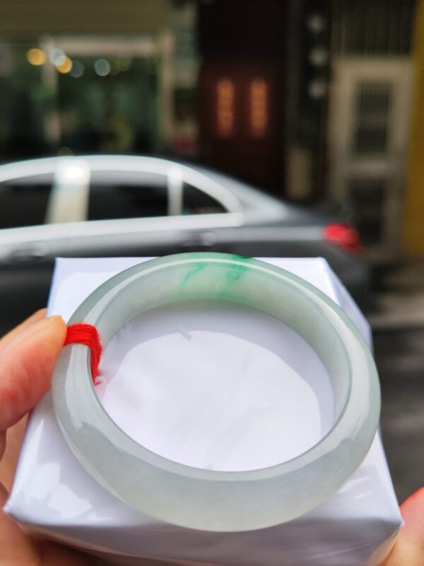 天然緬甸玉A貨【冰種】飄陽綠正圈厚庄手鐲
