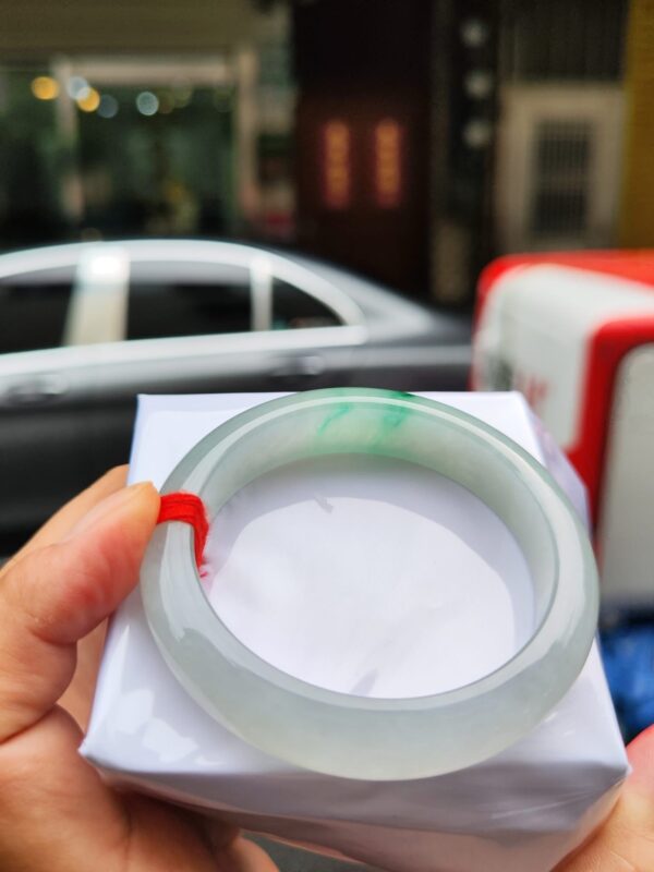 天然緬甸玉A貨【冰種】飄陽綠正圈厚庄手鐲