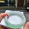 天然緬甸玉A貨｜冰種 飄陽綠 正圈厚庄手鐲