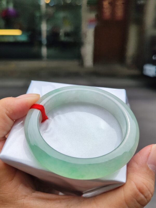 天然緬甸玉A貨｜冰種 飄陽綠 正圈厚庄手鐲