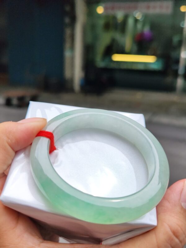 天然緬甸玉A貨｜冰種 飄陽綠 正圈厚庄手鐲