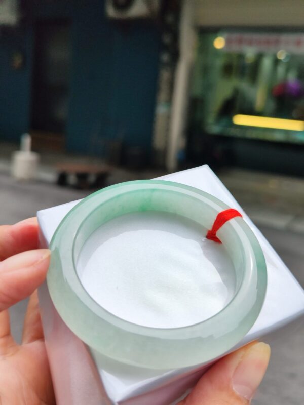 天然緬甸玉A貨｜冰種 飄陽綠 正圈厚庄手鐲