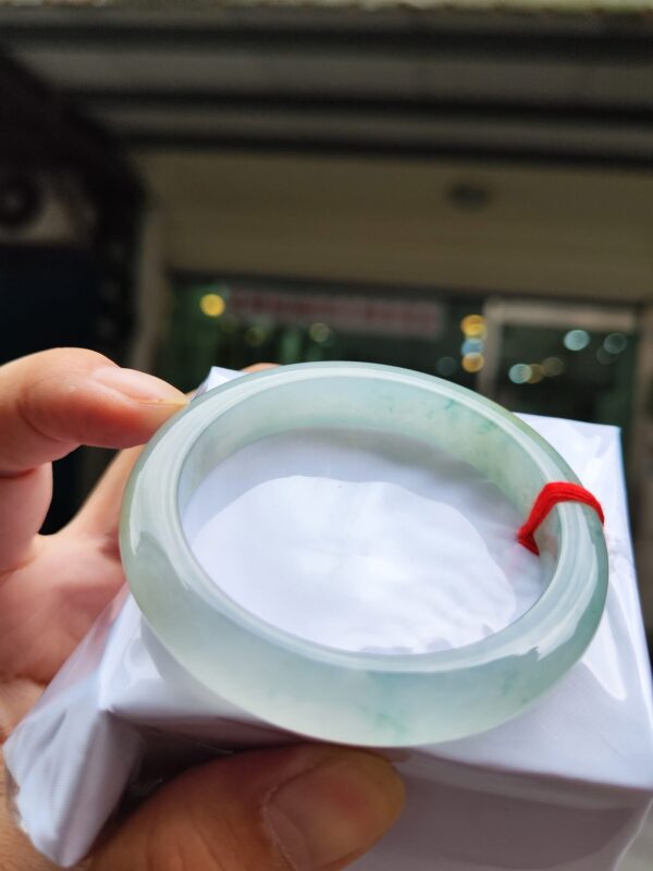 天然緬甸玉A貨｜放光玻璃種飄蜜黃厚庄正圈手鐲