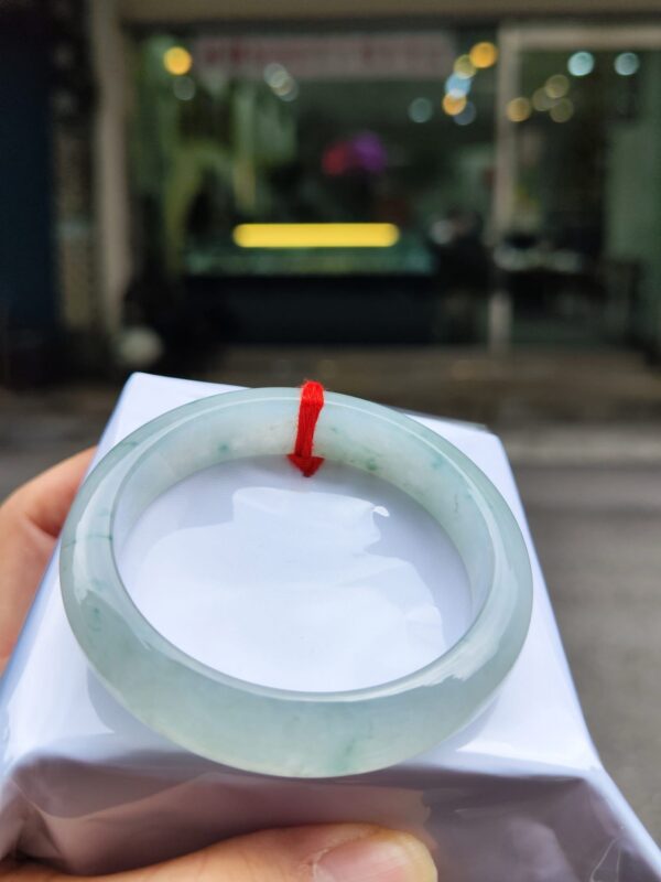 天然緬甸玉A貨｜放光玻璃種飄花厚庄正圈手鐲
