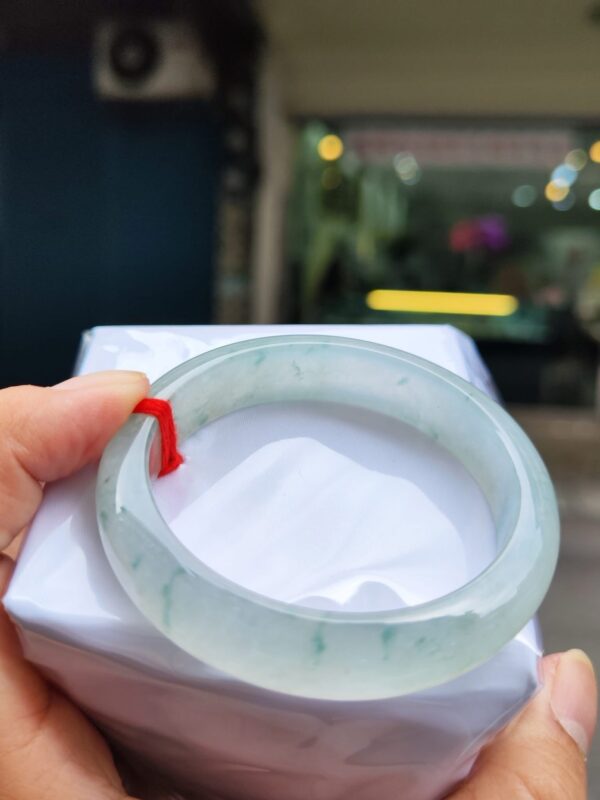 天然緬甸玉A貨｜放光玻璃種飄花厚庄正圈手鐲