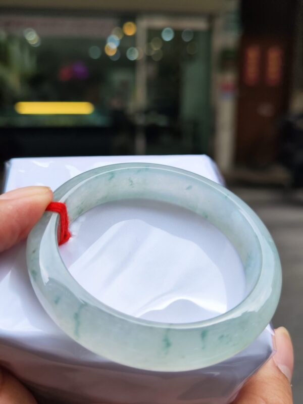天然緬甸玉A貨｜放光玻璃種飄花厚庄正圈手鐲
