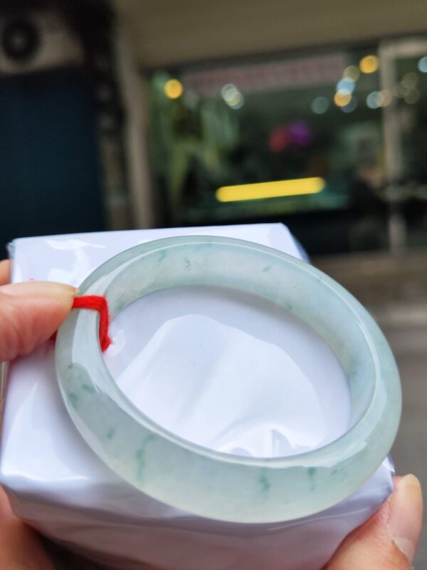 天然緬甸玉A貨｜放光玻璃種飄花厚庄正圈手鐲