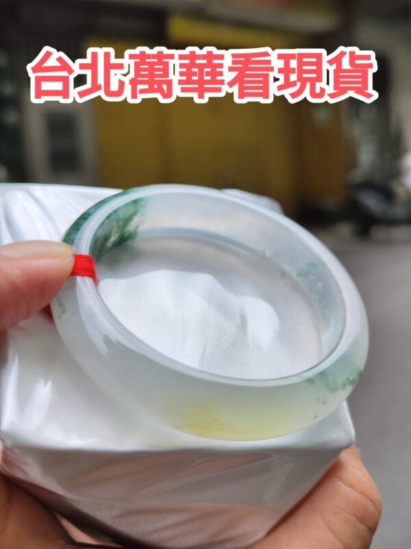 天然緬甸玉A貨｜木拿三彩放光玻璃種厚庄正圈手鐲