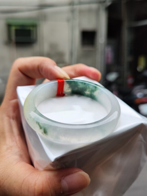 天然緬甸玉A貨｜木拿三彩放光玻璃種厚庄正圈手鐲