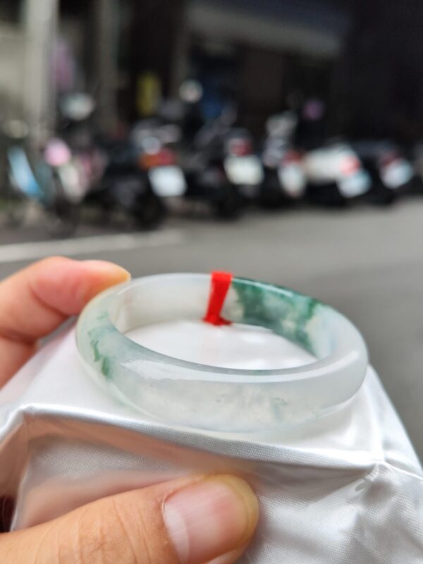 天然緬甸玉A貨｜木拿三彩放光玻璃種厚庄正圈手鐲