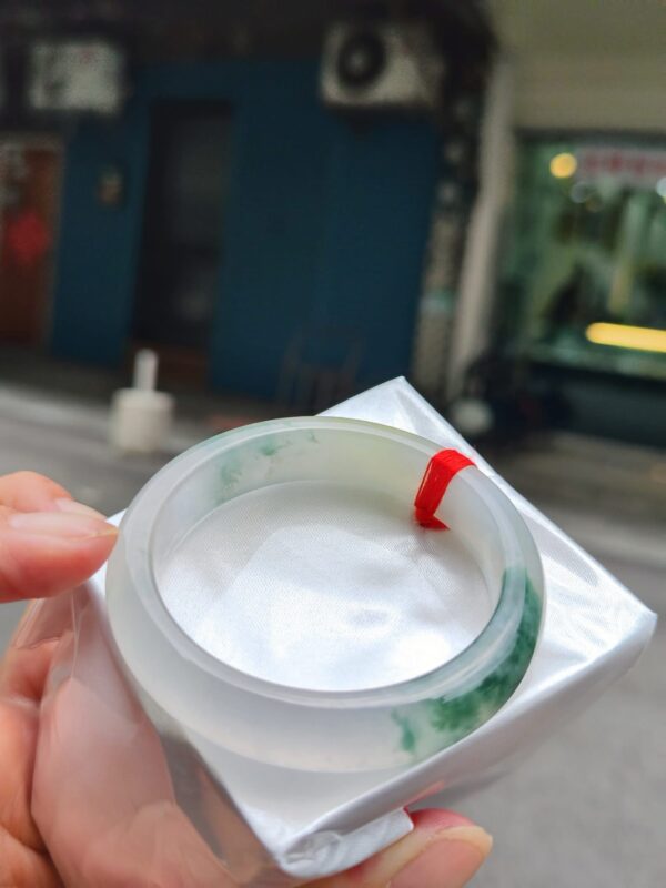 天然緬甸玉A貨｜木拿三彩放光玻璃種厚庄正圈手鐲