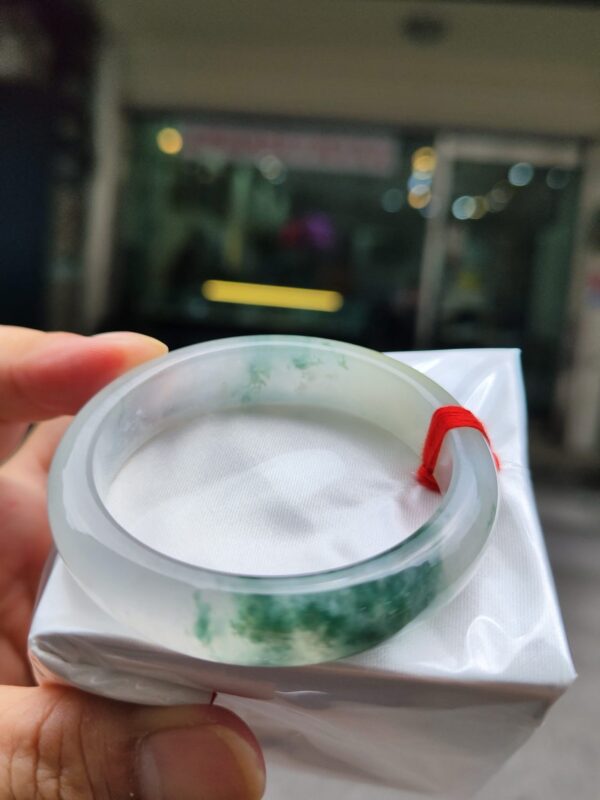 天然緬甸玉A貨｜木拿三彩放光玻璃種厚庄正圈手鐲