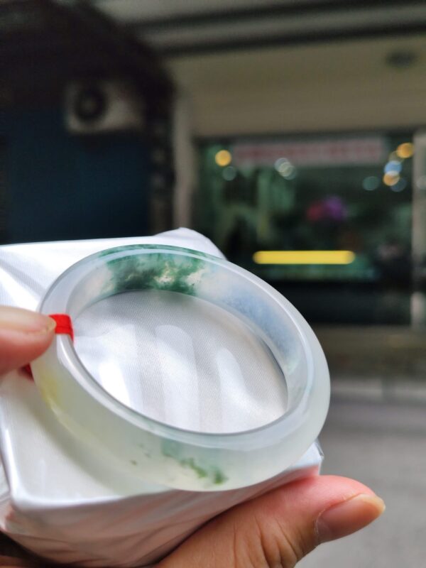 天然緬甸玉A貨｜木拿三彩放光玻璃種厚庄正圈手鐲