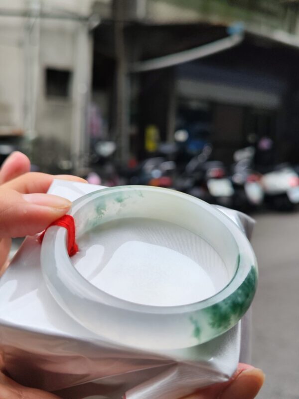 天然緬甸玉A貨｜木拿三彩放光玻璃種厚庄正圈手鐲