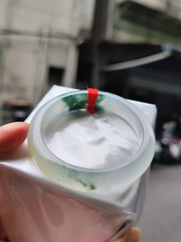 天然緬甸玉A貨｜木拿三彩放光玻璃種厚庄正圈手鐲