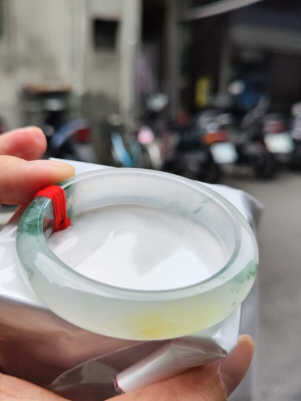 天然緬甸玉A貨｜木拿三彩放光玻璃種厚庄正圈手鐲