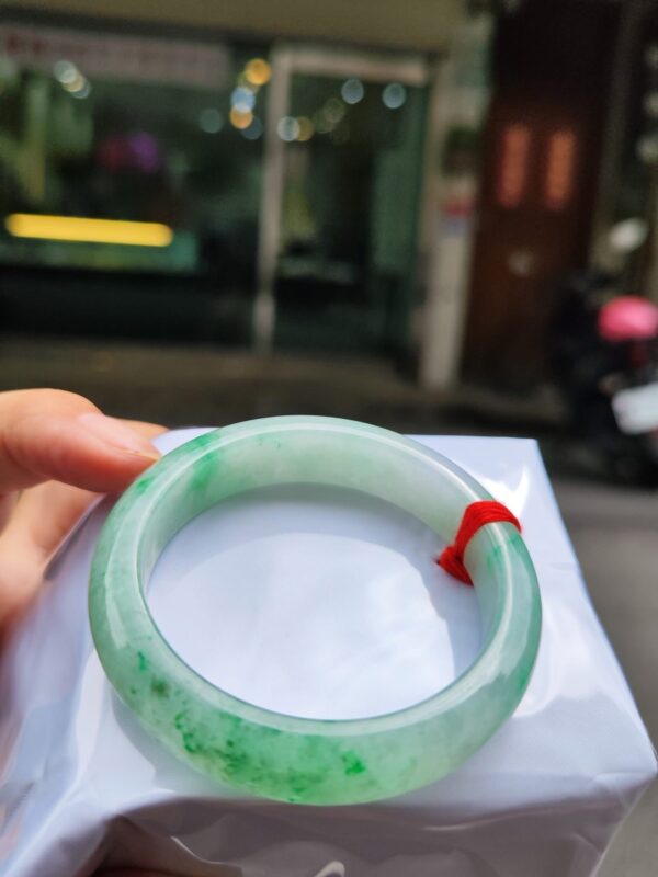 天然緬甸玉A貨｜冰透飄陽綠正圈手鐲
