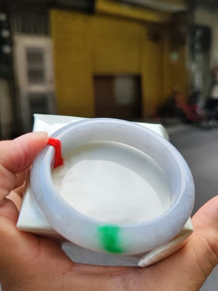 【天然緬甸玉A貨】 飄陽綠正圈厚庄手鐲