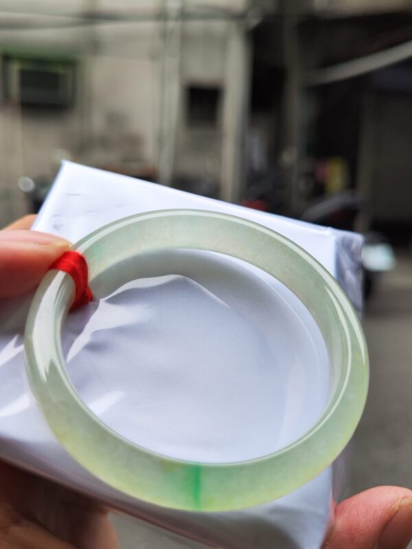 【天然緬甸玉A貨】 放光玻璃種飄陽綠正圈手鐲
