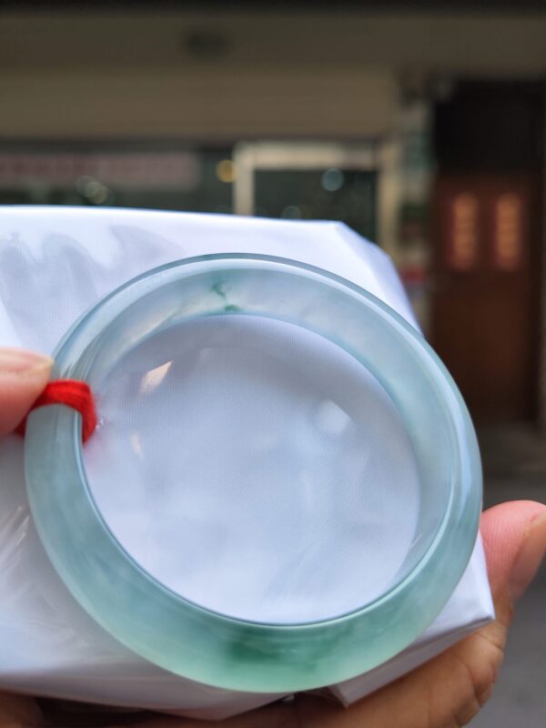 【天然緬甸玉A貨】 放光玻璃種飄綠花正圈手鐲