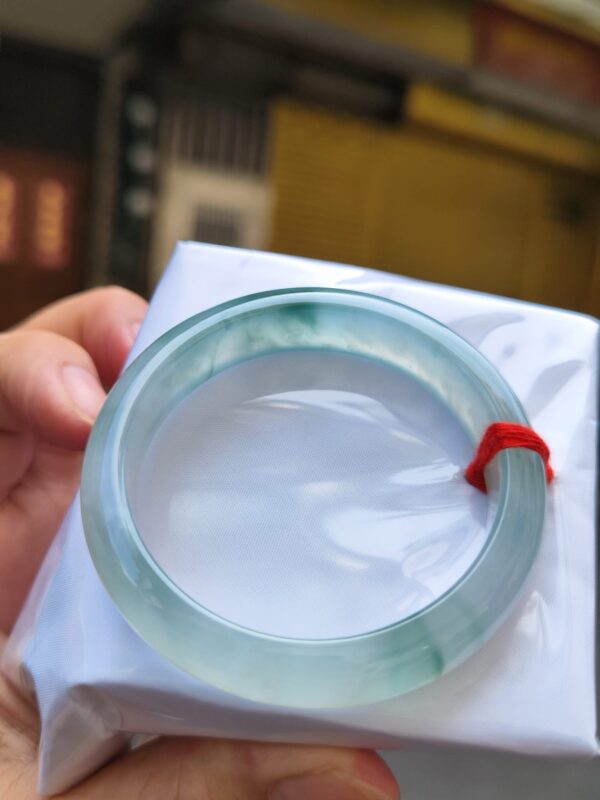 【天然緬甸玉A貨】 放光玻璃種飄綠花正圈手鐲