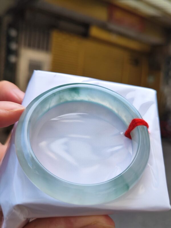 【天然緬甸玉A貨】 放光玻璃種飄綠花正圈手鐲
