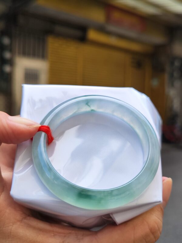 【天然緬甸玉A貨】 放光玻璃種飄綠花正圈手鐲